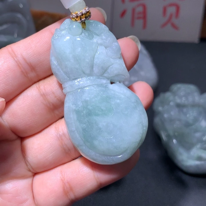 翡翠未镶嵌颈饰保真天然A货翡翠