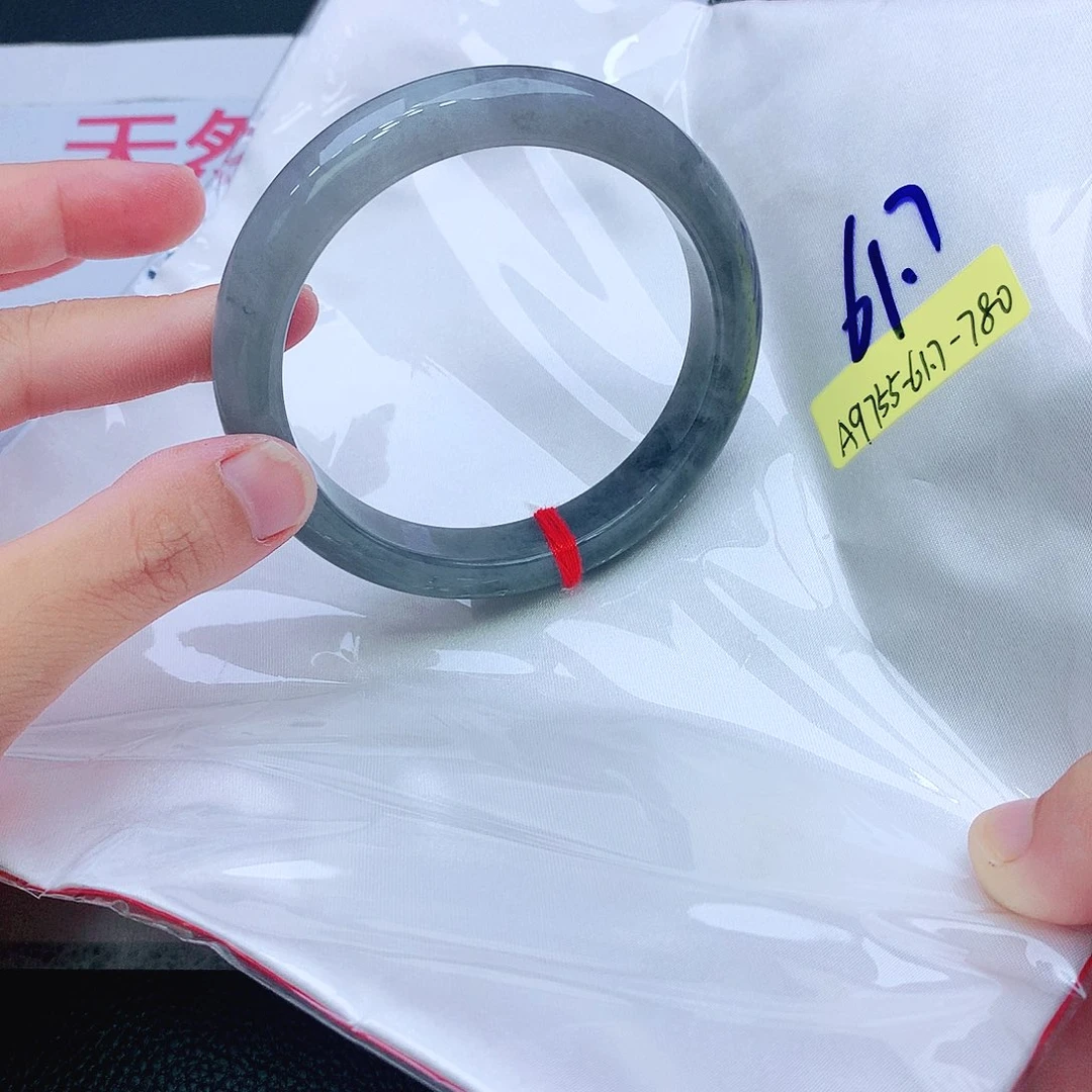 翡翠未镶嵌手镯我