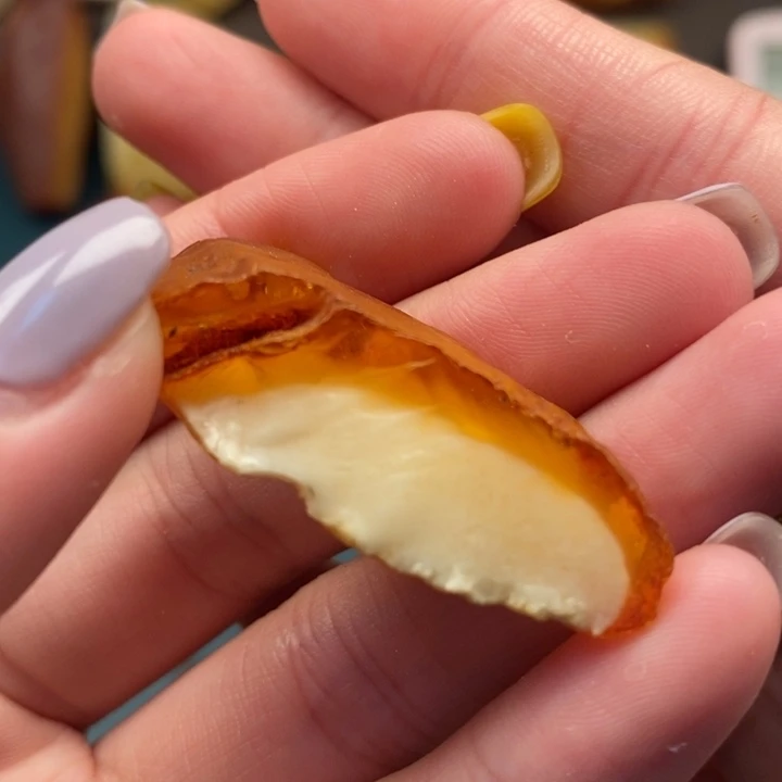 定制琥珀未镶嵌蜜蜡