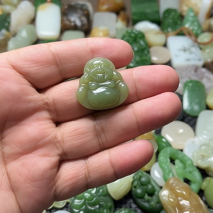 颈饰未镶嵌和田玉(糖玉)