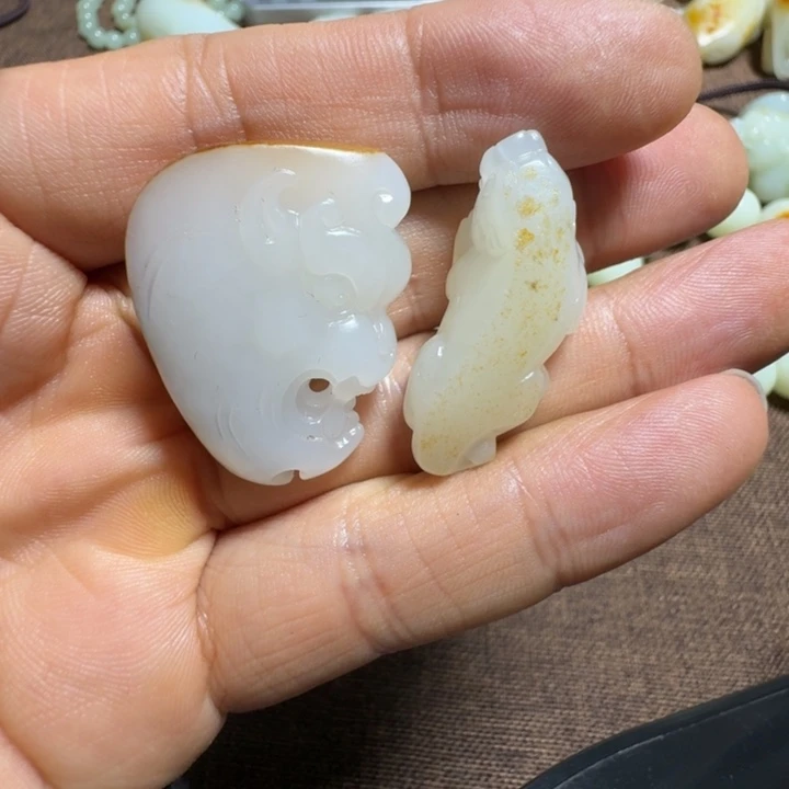 和田玉未镶嵌颈饰玉**缘