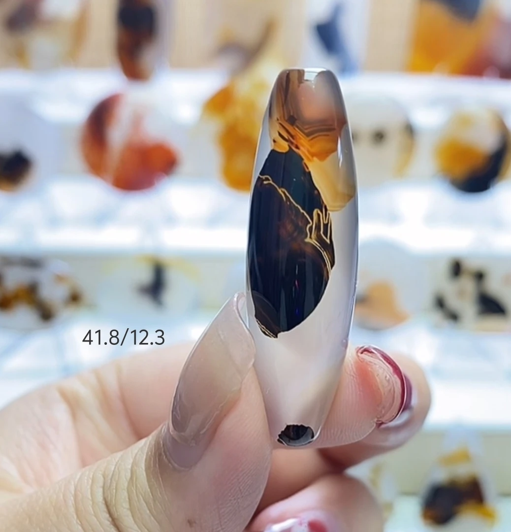 天然玛瑙像形勒子  人物