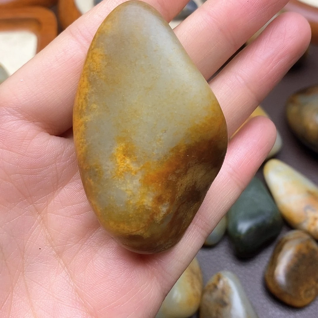 和田玉未镶嵌颈饰处*17