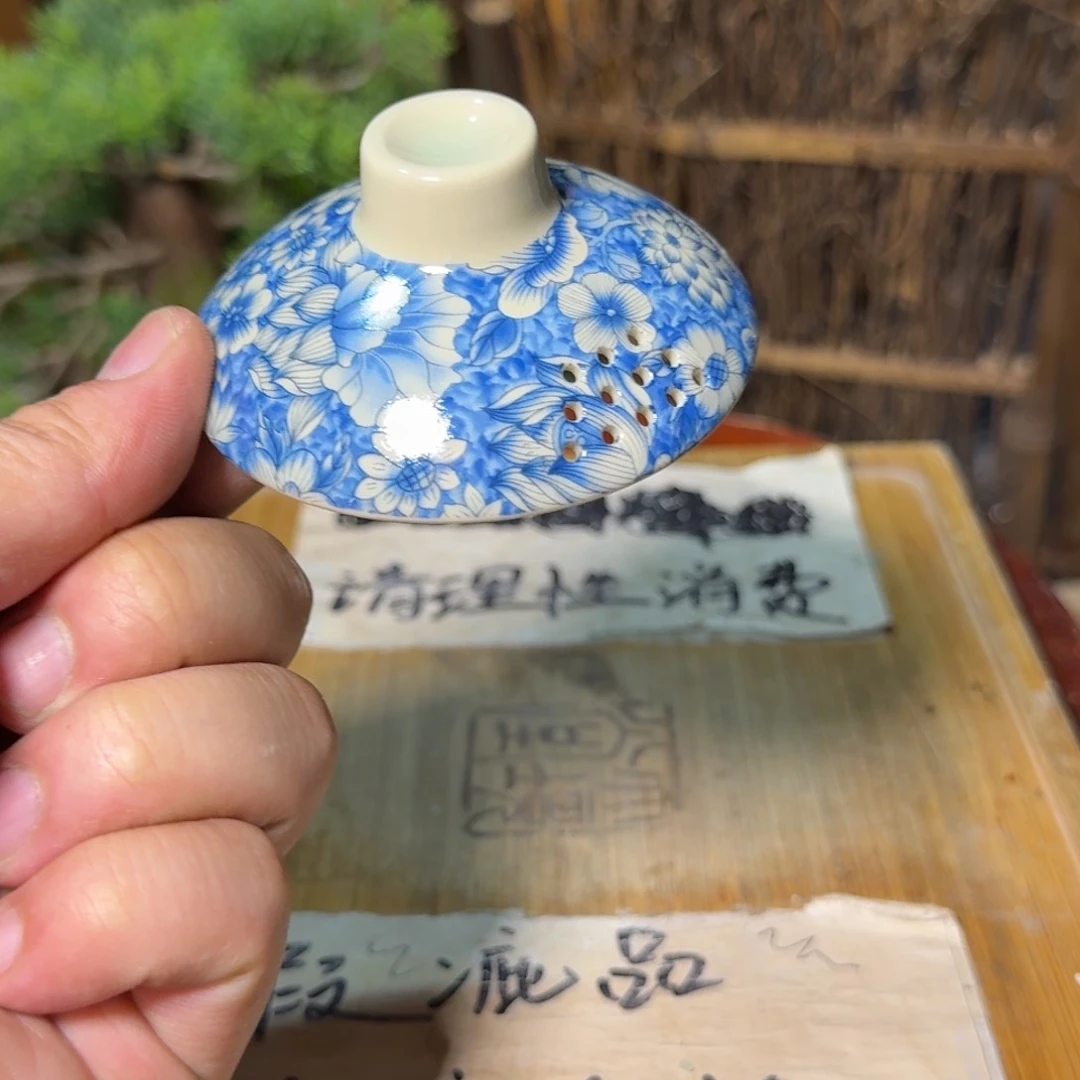 微瑕疵介意勿拍陶瓷器皿W177