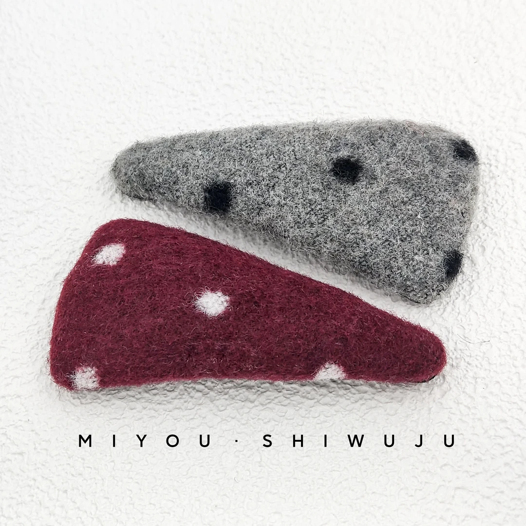 红灰波点三角夹套组针织可爱百搭复古ins