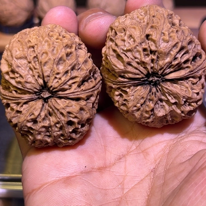 把件文玩核桃红旺云铁79号43mm