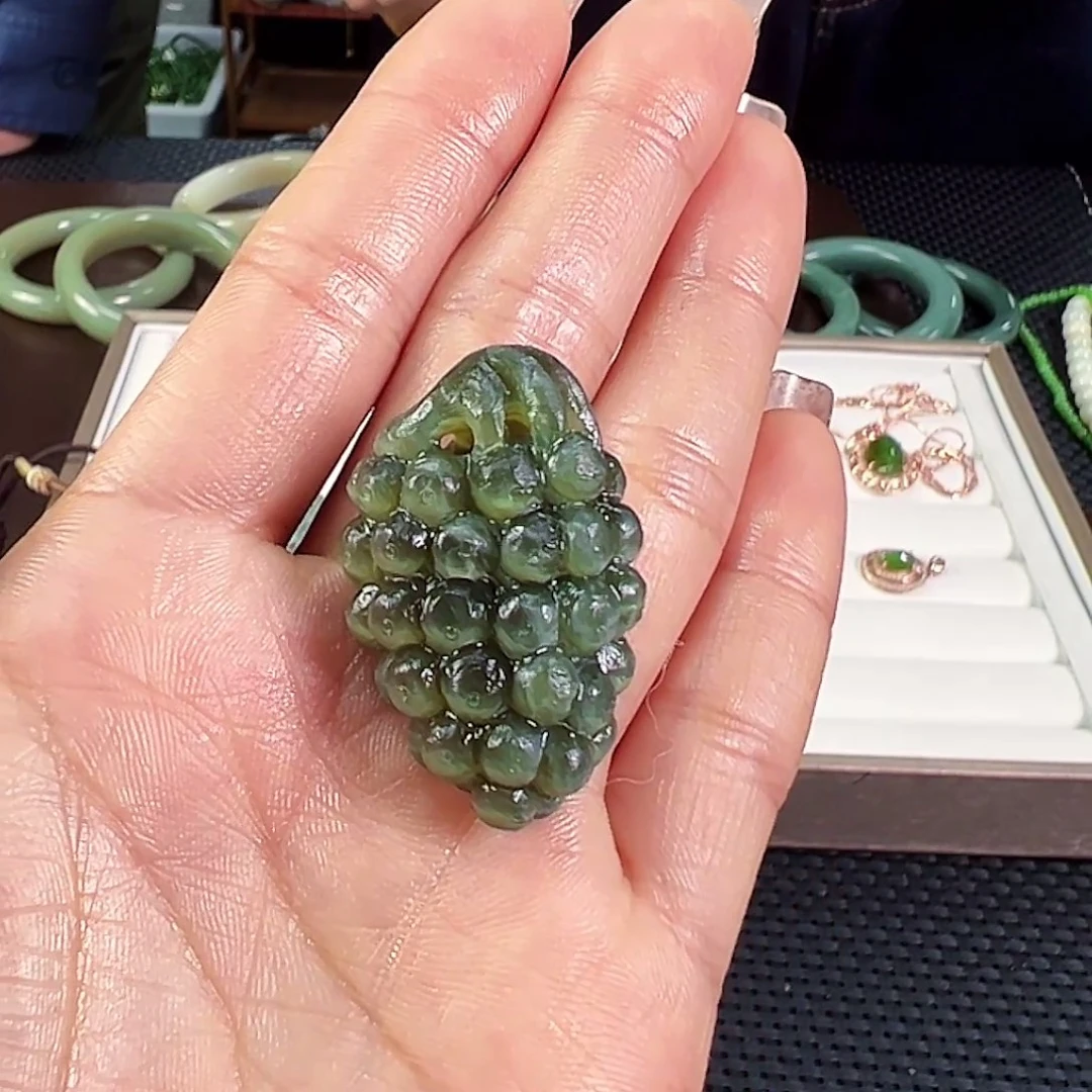 和田玉（碧玉）未镶嵌颈饰