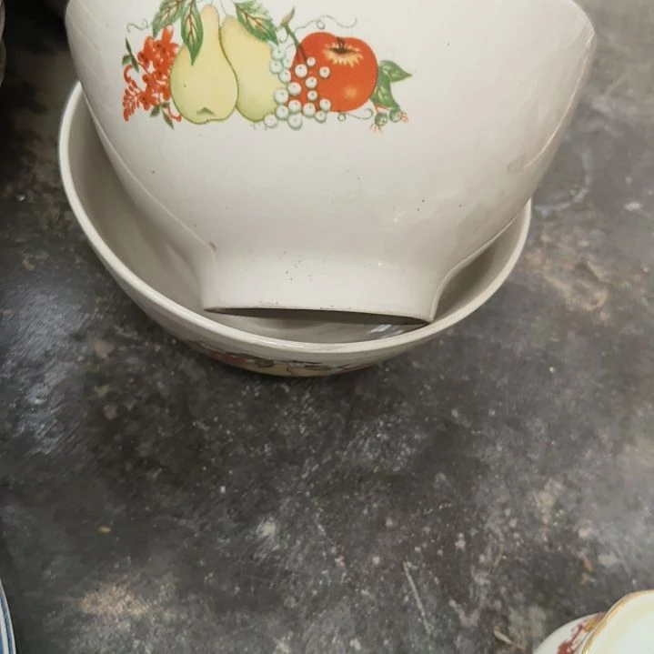 陶瓷盘子碗啥都有