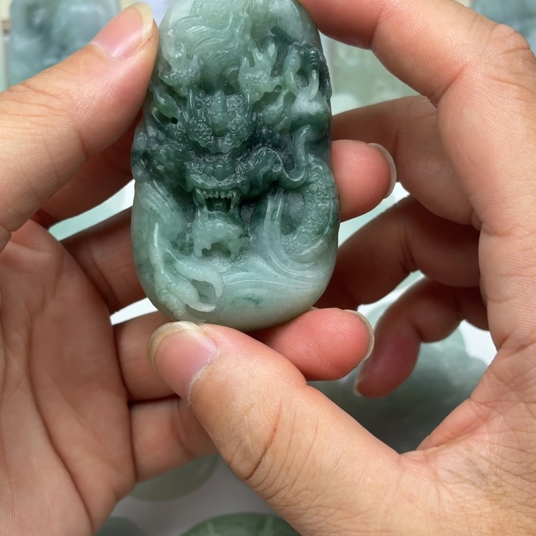 未镶嵌定制翡翠龙牌