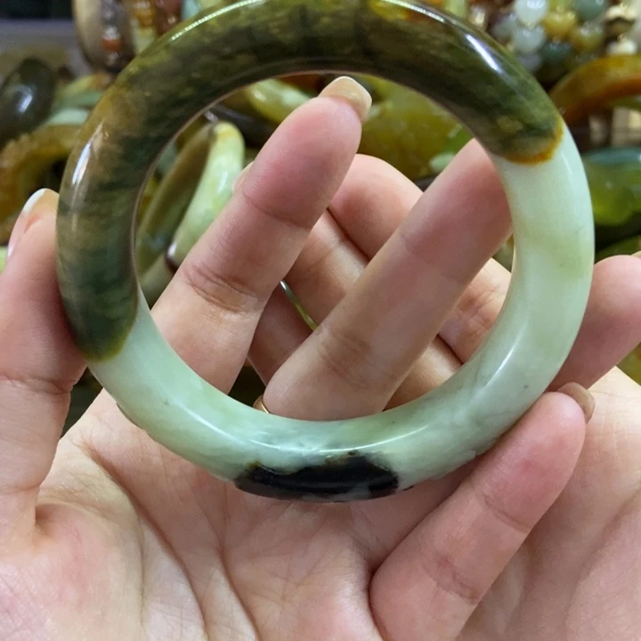 蛇纹石玉未镶嵌手镯57