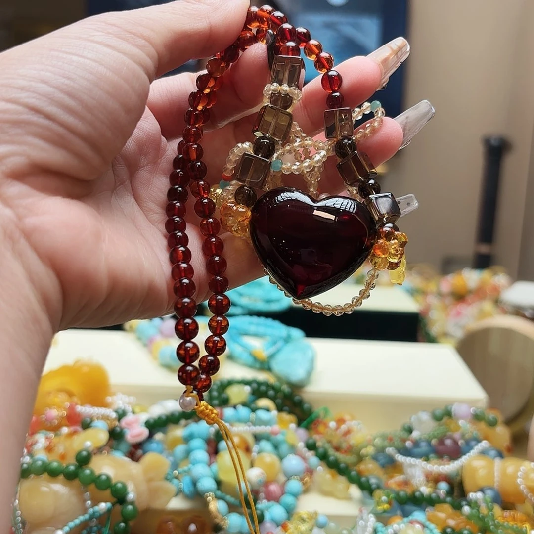 琥珀颈饰未镶嵌哆**梦琥珀