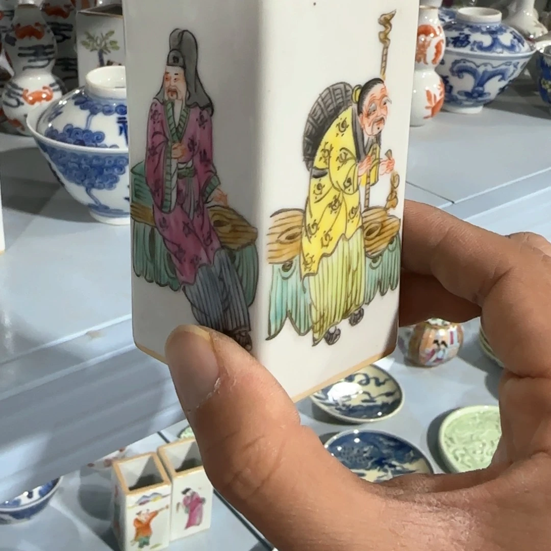 瓷片瓷器和陶瓷艺术作品展览