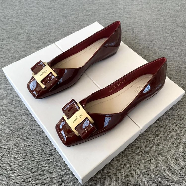 方头平底单鞋女新款黑色漆皮浅口工作鞋子舒适豆豆鞋大码女鞋