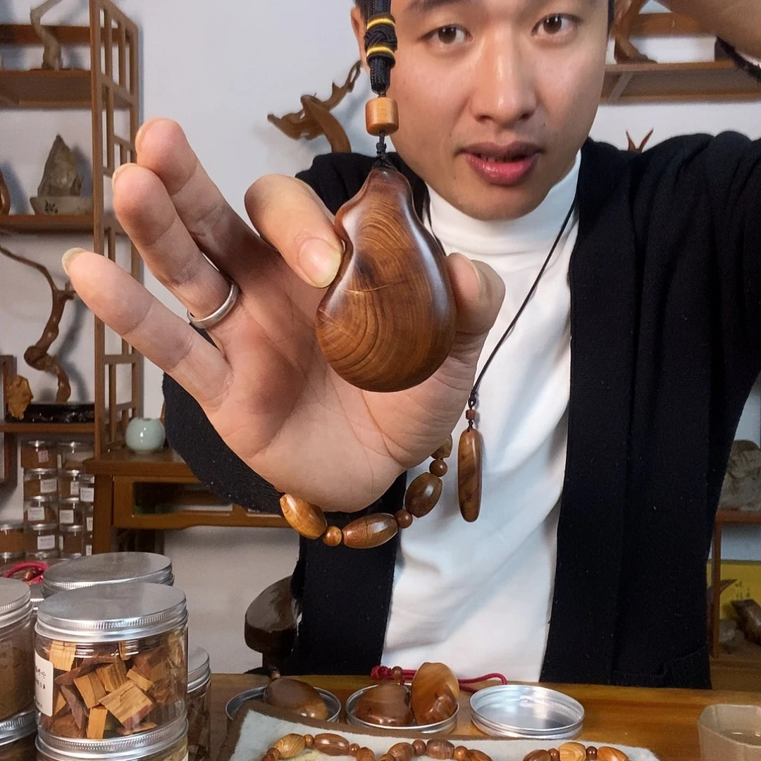 木宁子崖柏闻香把玩