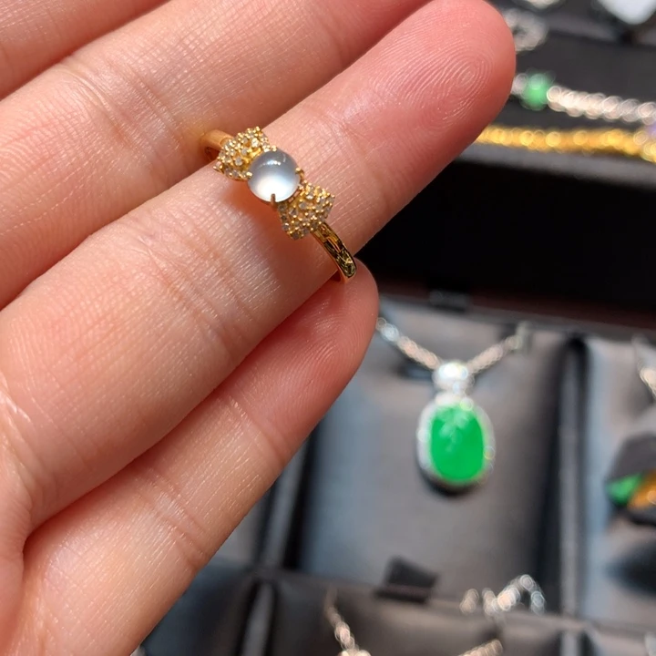 【闪购商品】18K金镶嵌戒指翡翠