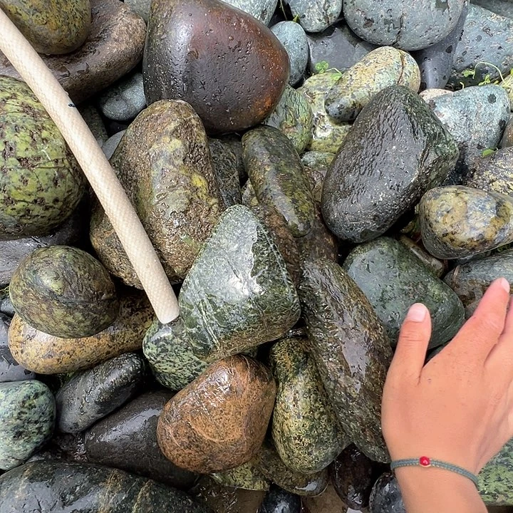 乐***谜东陵石手镯合金藏玉