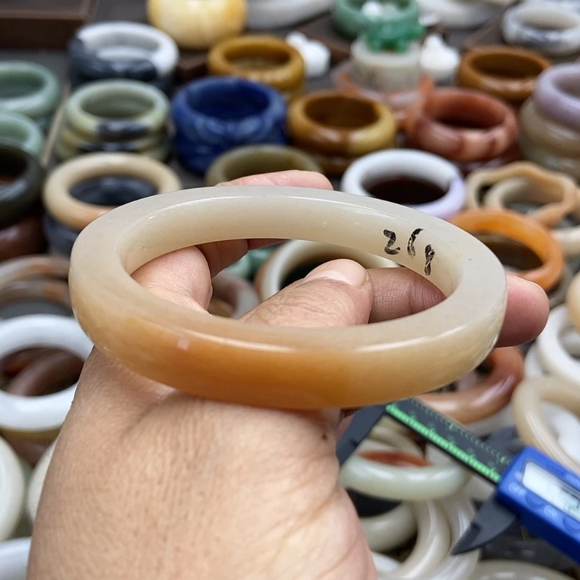 【闪购商品】石英质玉手镯54未镶嵌