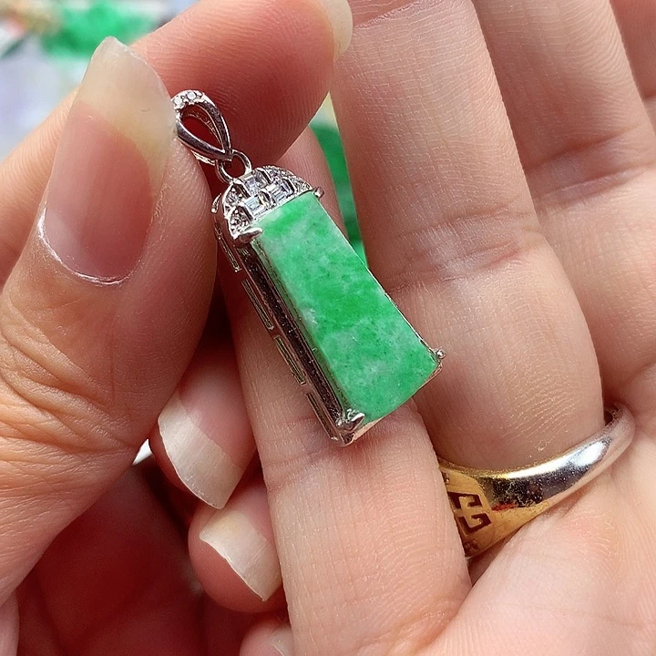 翡翠银S925镶嵌颈饰翡翠