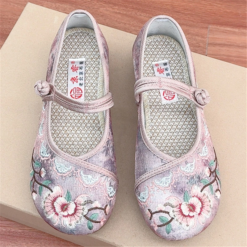 新中式国风复古绣花汉服鞋轻便舒适洋气女单鞋春季新款老北京布鞋