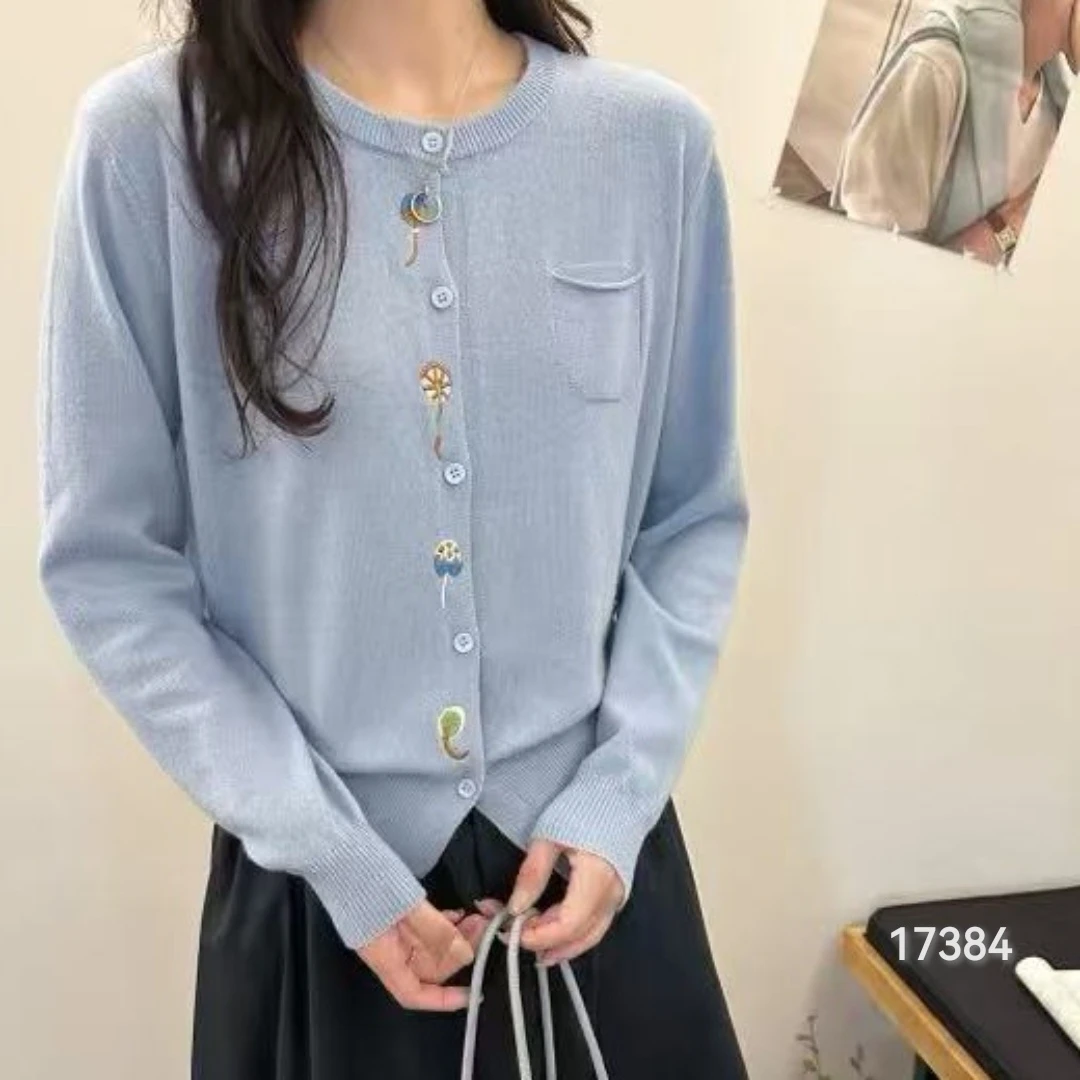 17384 WANGDAN（部无水洗唛介意慎拍)刺绣款单口袋长袖针织衫