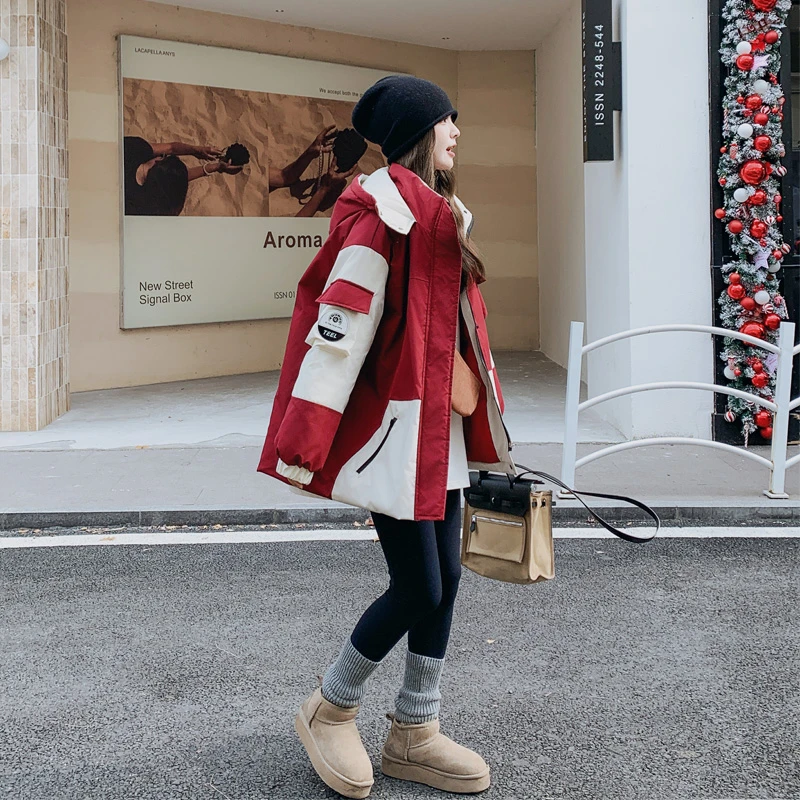 休闲风红色拼色羽绒服女2025冬季新款时尚百搭ins风白鸭绒面包服