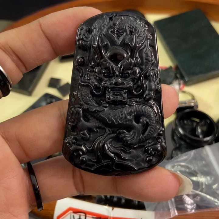 翡翠颈饰未镶嵌墨翠龙