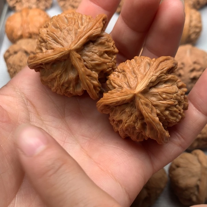 文玩核桃把件盘山三棱40