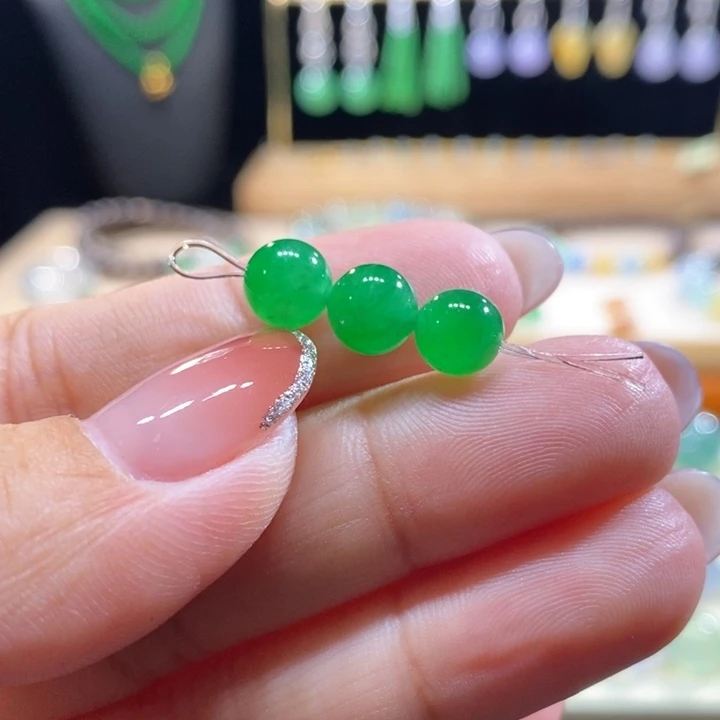 翡翠未镶嵌吊坠(不含链)翡翠冰阳绿珠（随机发一个）