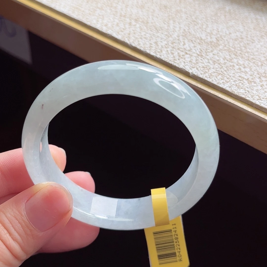 翡翠手镯未镶嵌手镯