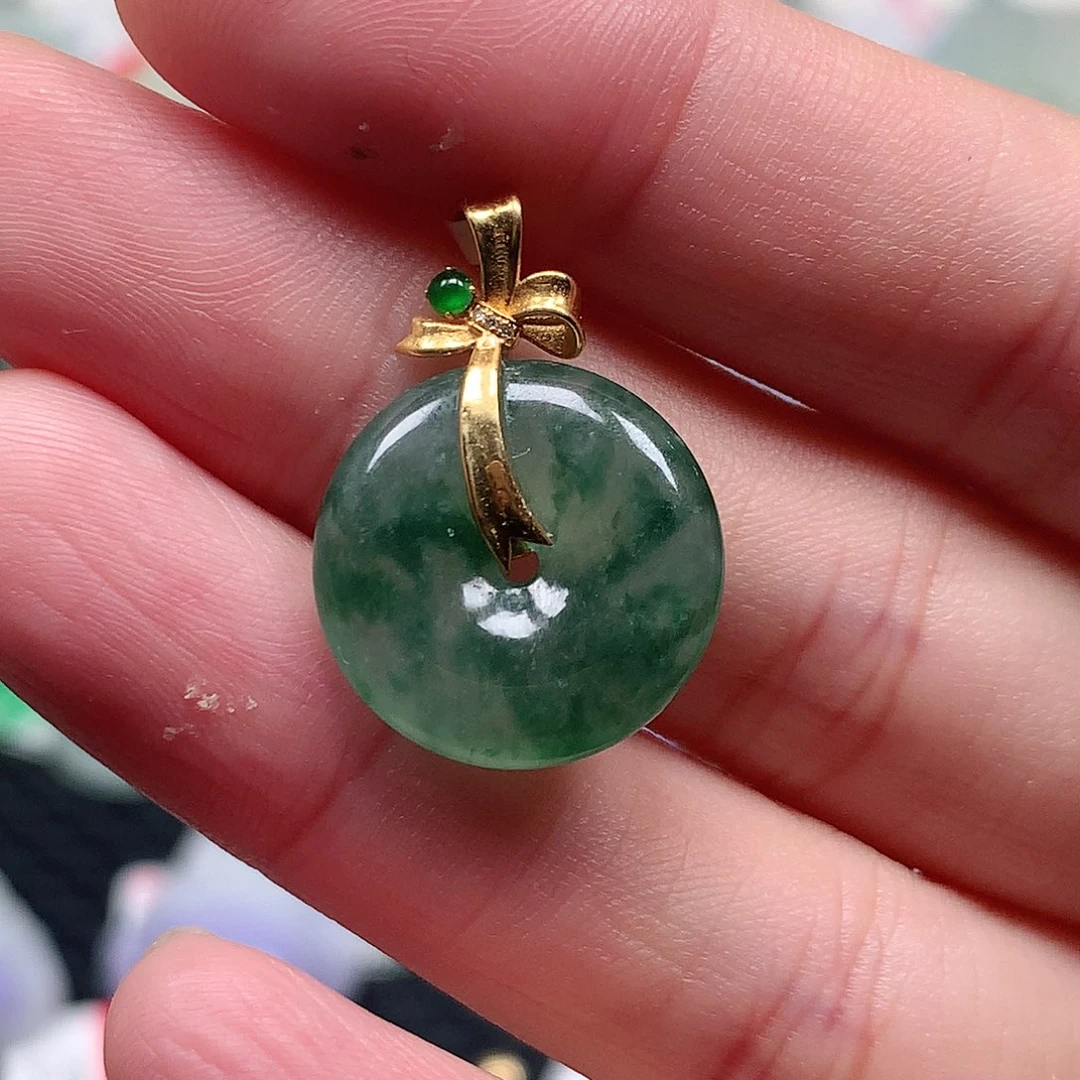 颈饰18K金镶嵌翡翠翡翠吊坠