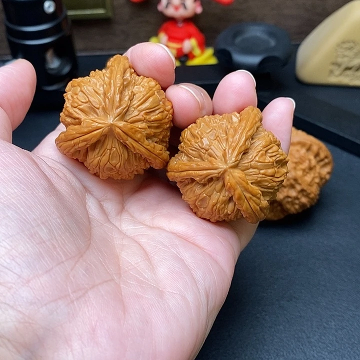 乐***庚把件文玩核桃白奔