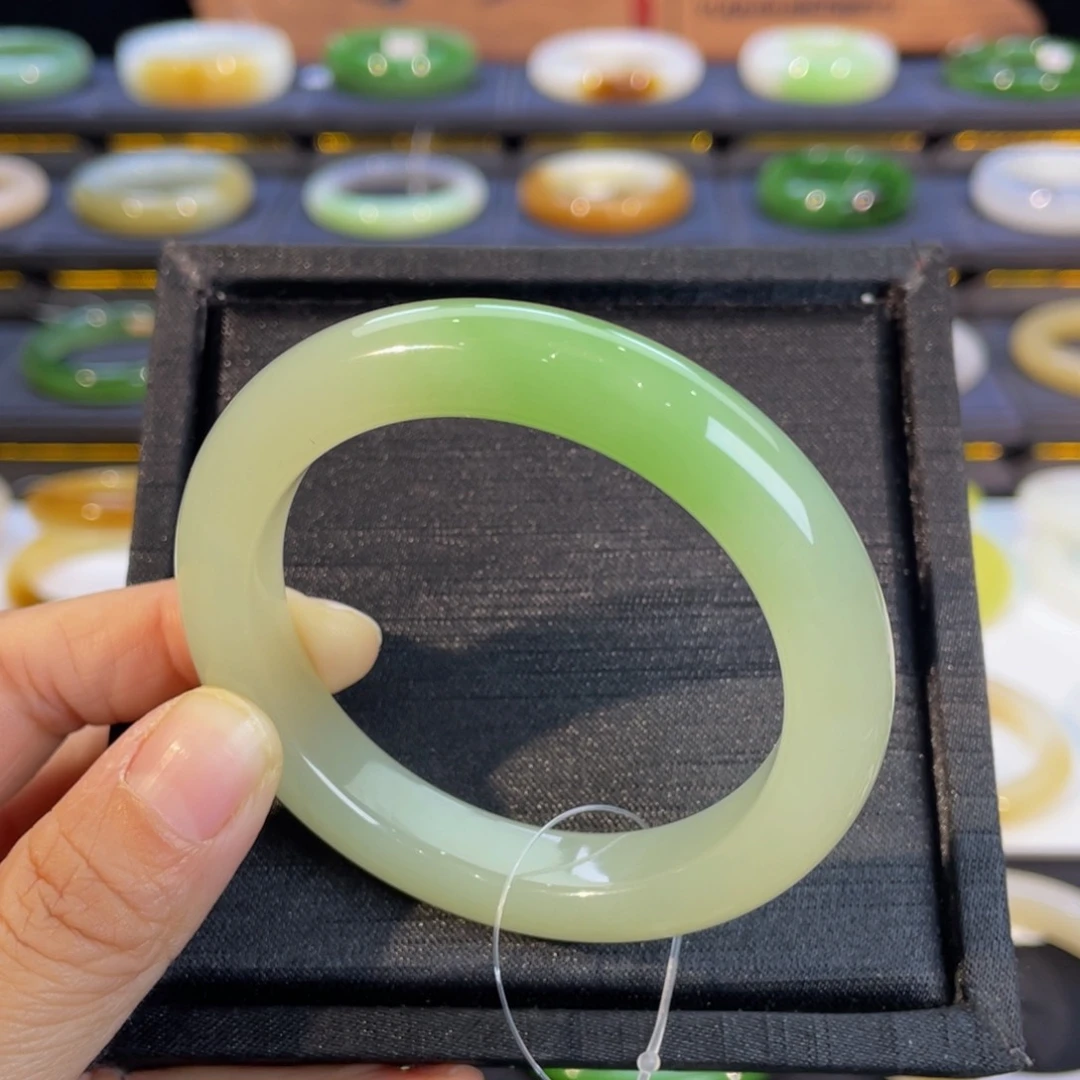 未镶嵌手镯和田玉-冰晴底翠青53