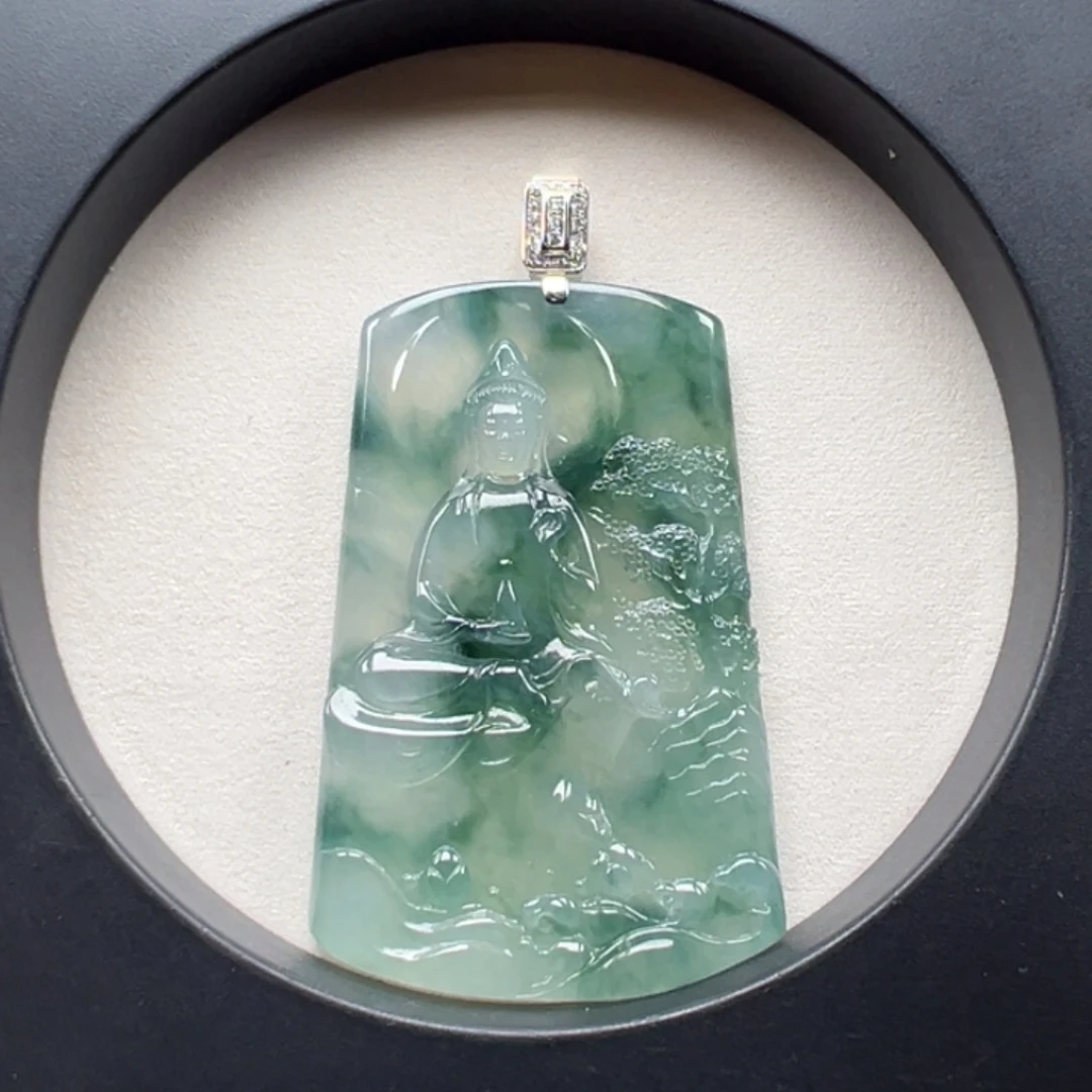 翡翠18K金镶嵌颈饰山水