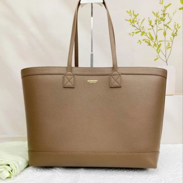 95新/博柏利/市场价15999/包包/250220MM0017