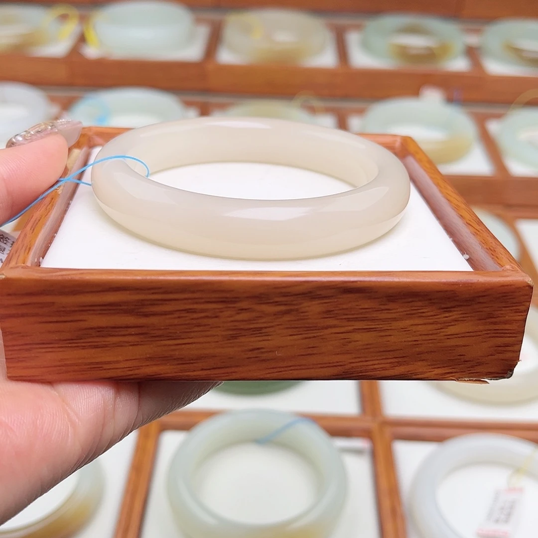 和田玉手镯未镶嵌57.2