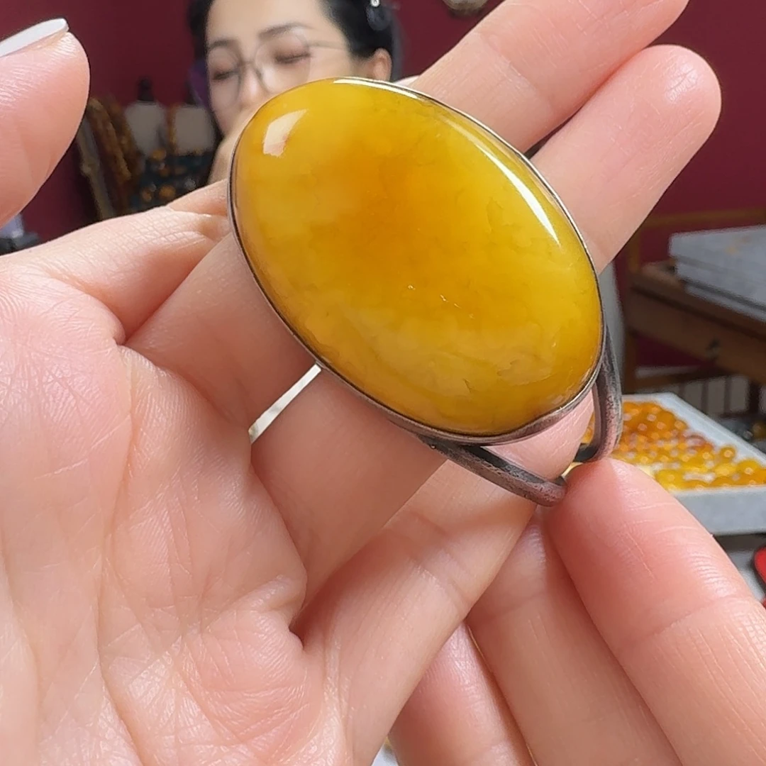 琴***蜜蜡未镶嵌手链手镯