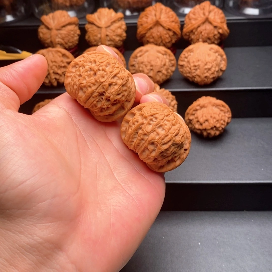 文玩核桃把件41.5血麒麟