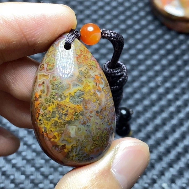 玛瑙/玉髓颈饰未镶嵌野**光