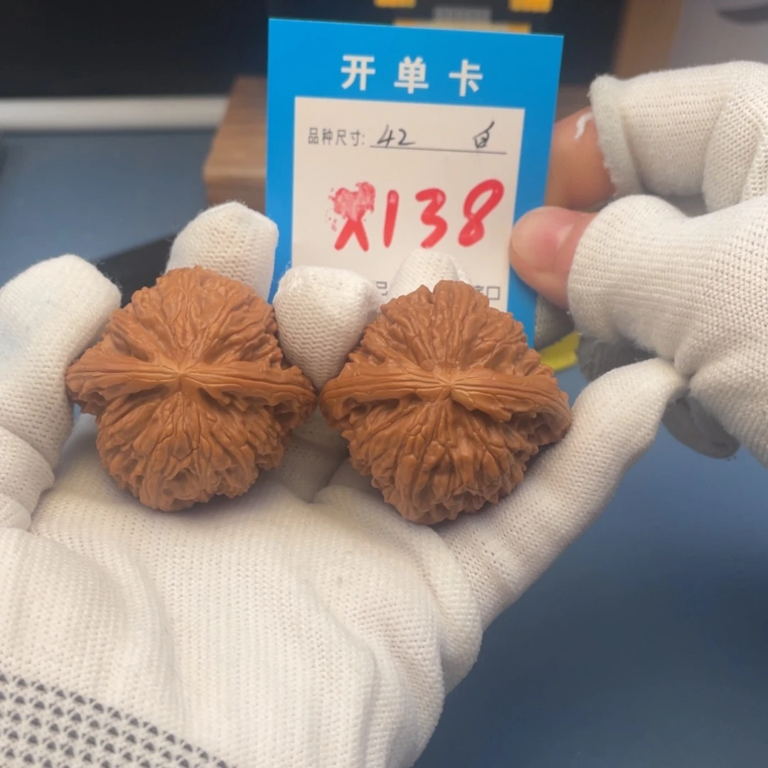 核桃文玩核桃白狮子