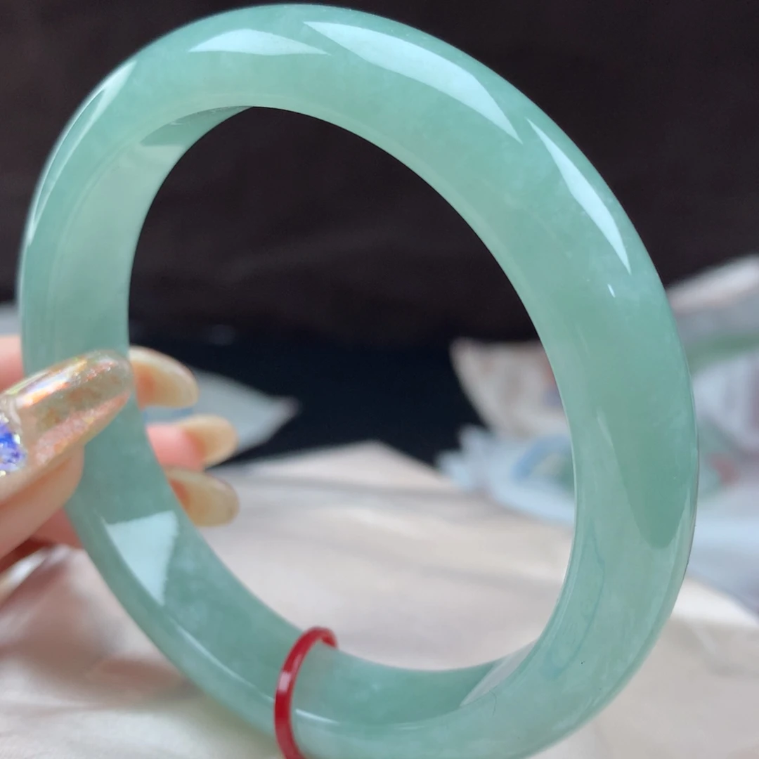 翡翠手镯未镶嵌96080，62/63圈