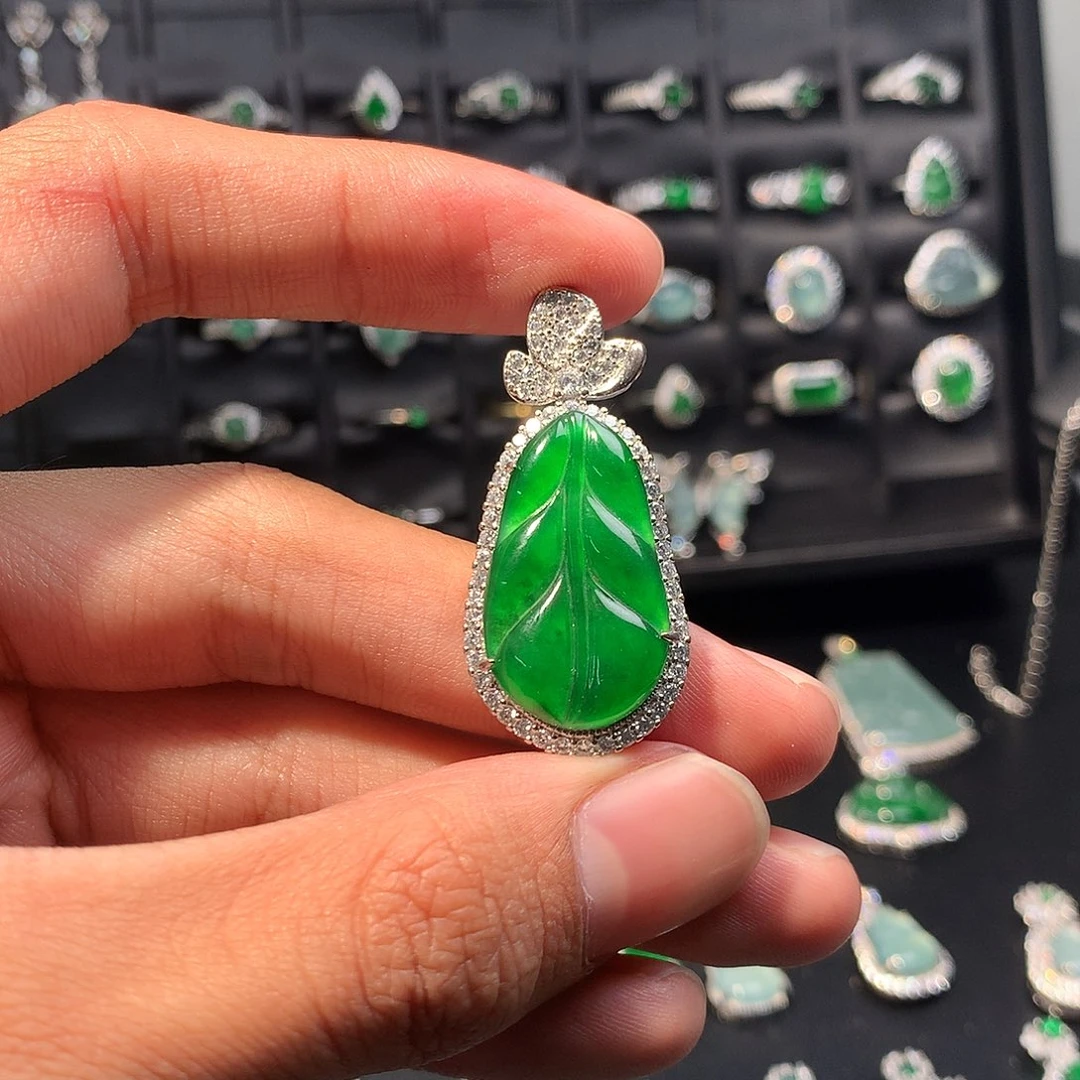 翡翠未镶嵌吊坠(不含链)