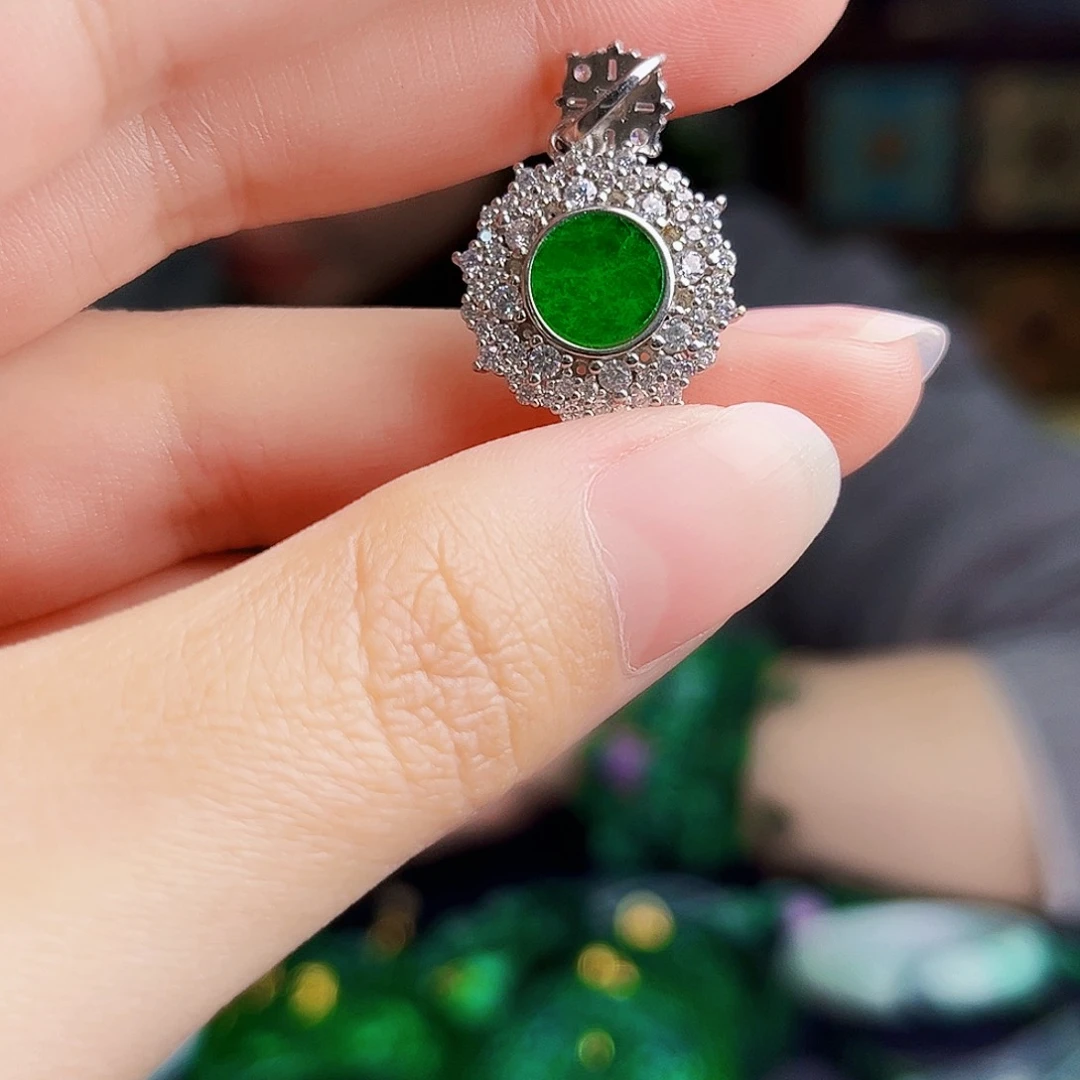 颈饰银S925镶嵌翡翠多样性