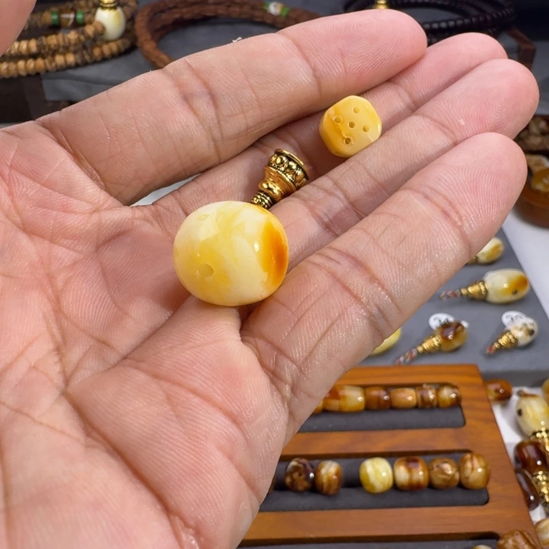 高****琥珀未镶嵌珠宝奇石