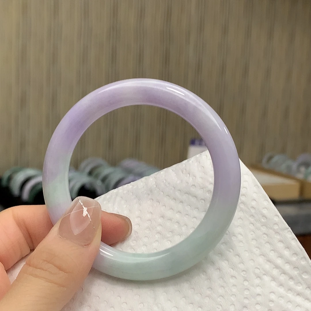 翡翠手镯未镶嵌翡翠手镯未镶嵌53.2圈口