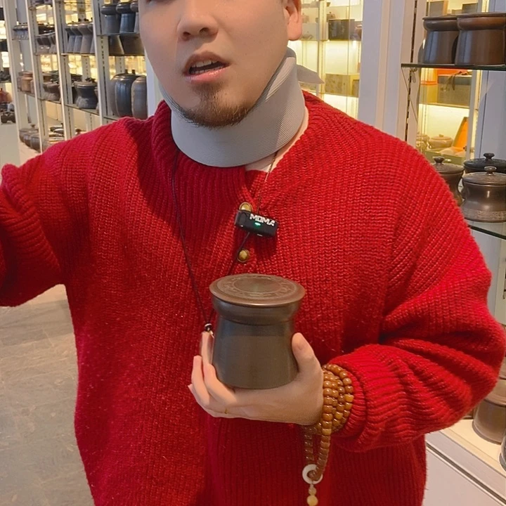 坭兴陶茶叶罐2两。