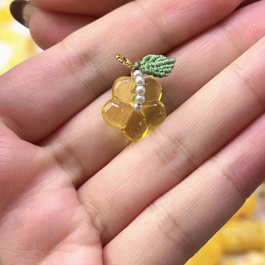 琥珀吊坠(赠链)未镶嵌花花