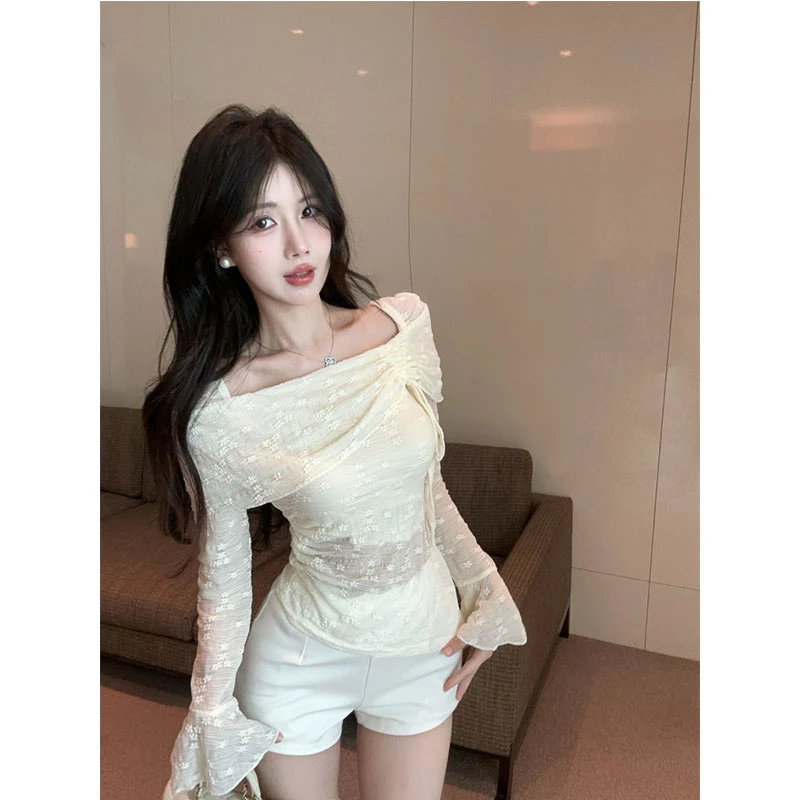 2025春夏新款甜辣妹一字领露肩抽绳不规则防晒上衣短款裤子两件套