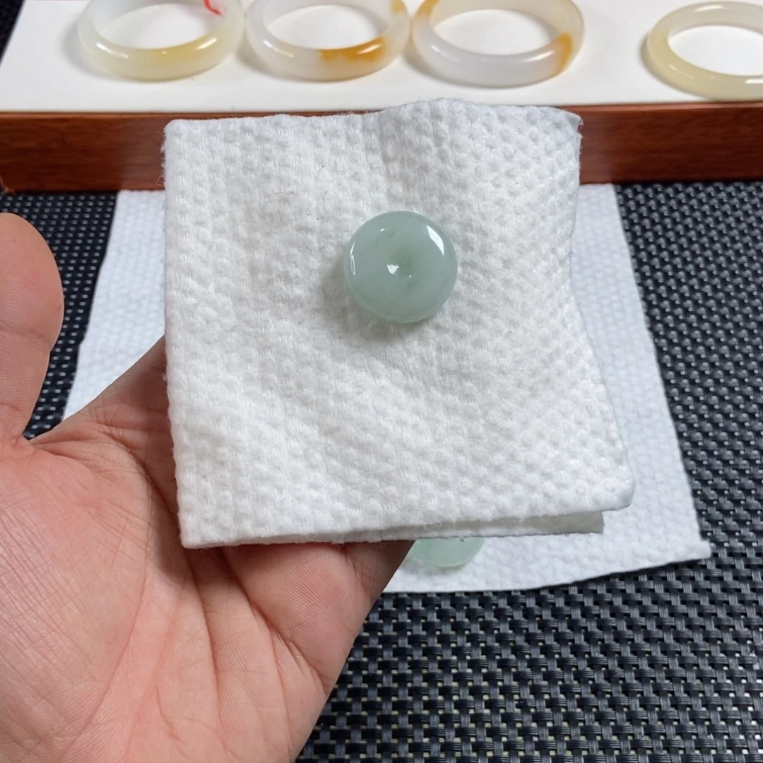 番***柿石英质玉未镶嵌手镯无鉴赏期有裂包退