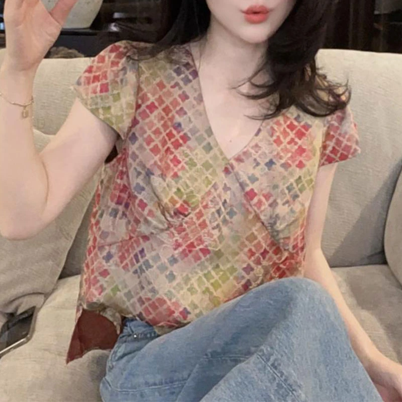 时尚V领提花花萝彩色四叶草短袖上衣女士2025夏季新款洋气碎花T恤