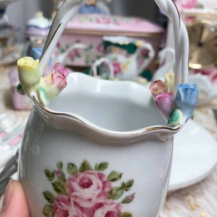 瓷片摆件，摆件，摆件。摆件。摆件。